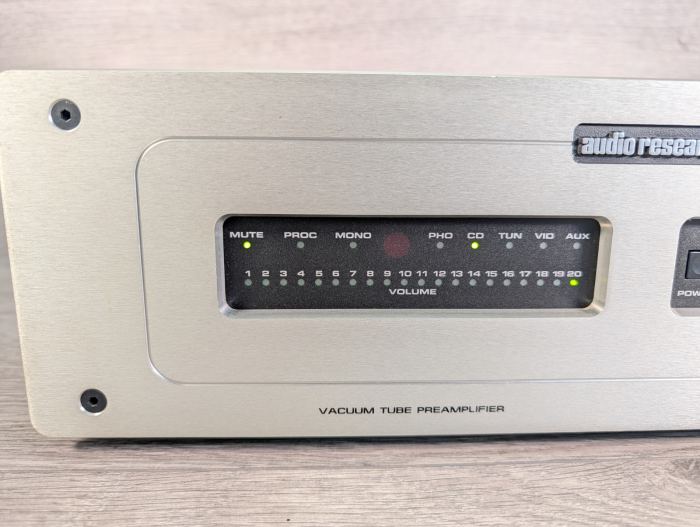 Audio Research SP16L High Definition Vacuum Tube Preamp - Gebraucht - Silber