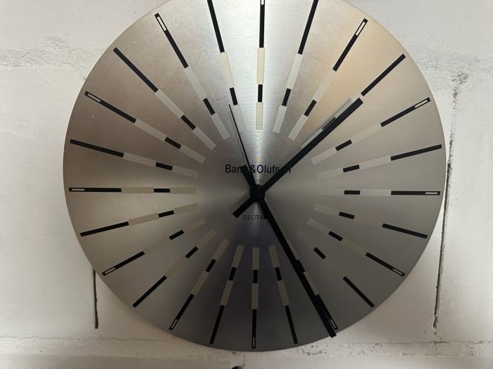 Bang & Olufsen 1980s BeoTime Beogram 8002 Platter Version Wall Clock Jacob Jesen