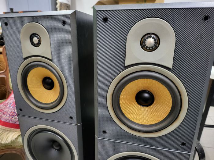 Bowers & Wilkins (B&W) DM 640 (600 Series) Lautsprecher 3-Wege Baßreflex