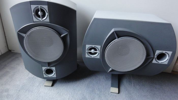 1 Paar B&W Rock Solid Sounds Stand-Lautsprecher  Anthrazit