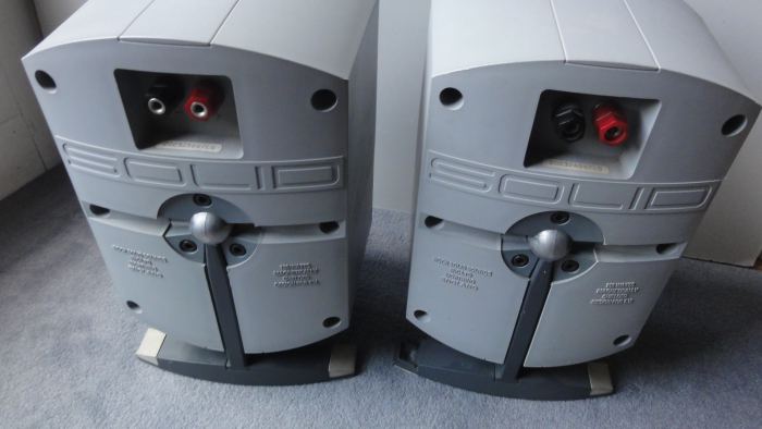 1 Paar B&W Rock Solid Sounds Stand-Lautsprecher  Anthrazit