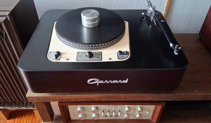 Garrard Model 301 Turntable / Tonearm 12,5" / Plinth MDF /Capsule Hana SL
