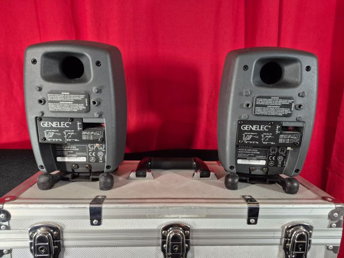 2x GENELEC 8020A Studio Monitors - Selten! Mit Volumenregler / With Volume Knob