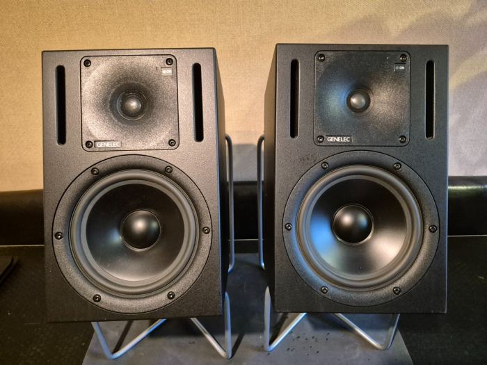 2x GENELEC 1030 A - Aktive Studio Monitor - Sehr guter Zustand/Great condition