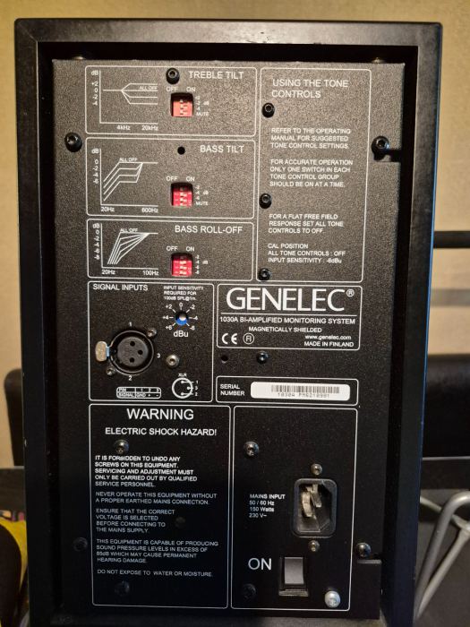 2x GENELEC 1030 A - Aktive Studio Monitor - Sehr guter Zustand/Great condition