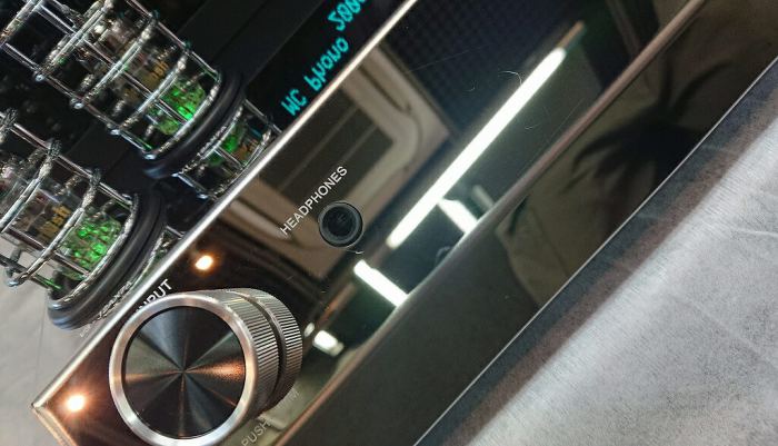 McIntosh C8 Vakuumröhren-Vorverstärker schwarz Audiogeräte aus Japan gewartet
