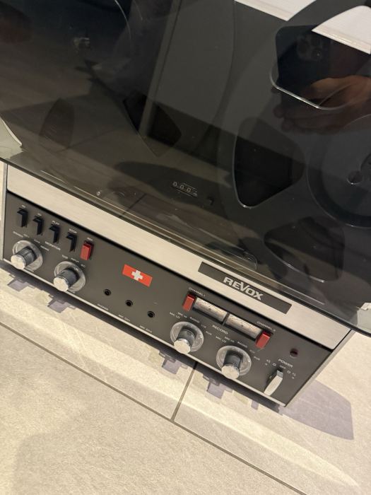 Revox A77 MKIII MK3 4-Spur Tonbandgerät mit Haube, NAB Adapter & Spulen